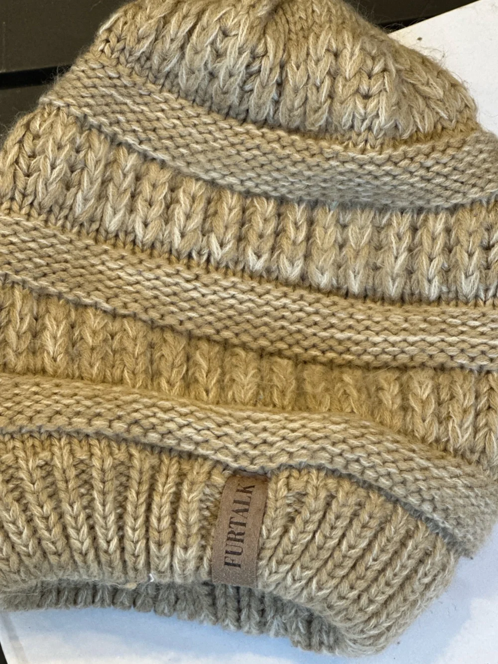Winter hat toboggan Women’s OS One Size Gold-ish Tan